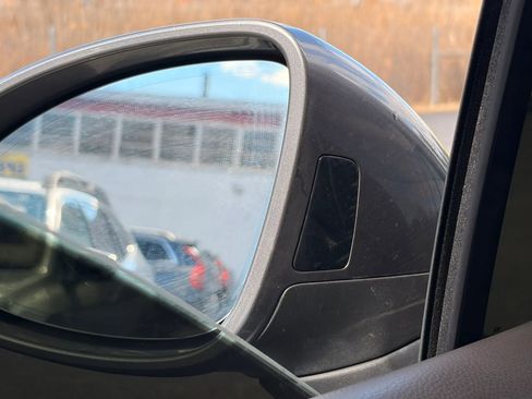 Used 2016 Porsche Cayenne w/ Premium Package Plus image 33