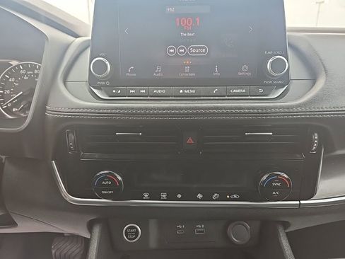 Used 2023 Nissan Rogue SV image 23