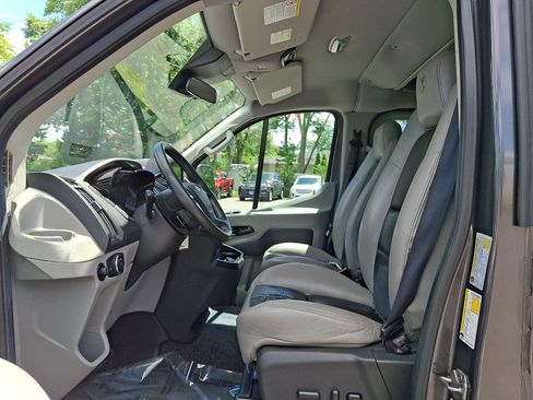 Used 2017 Ford Transit 150 XLT RWD image 16