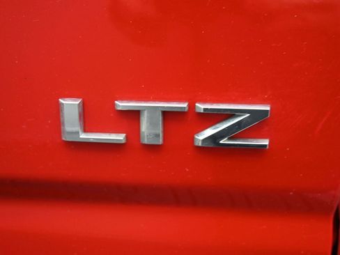 Used 2024 Chevrolet Silverado 2500 LTZ w/ LTZ Premium Package image 17