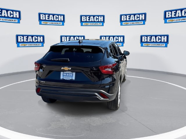Used 2026 Chevrolet Trax LS FWD image 7