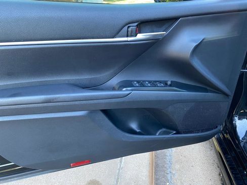 Used 2020 Toyota Camry SE image 21