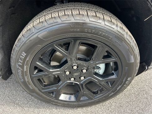 Used 2025 Ford Maverick Lariat w/ Black Appearance Package image 12