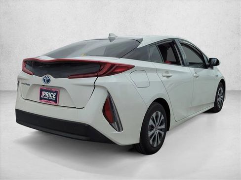 Certified 2020 Toyota Prius Prime LE image 5
