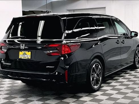 Used 2025 Honda Odyssey Sport-L image 13