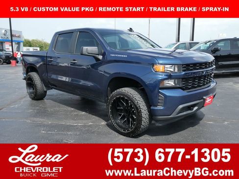 Used 2020 Chevrolet Silverado 1500 Custom w/ Custom Value Package AWD/4WD image 1