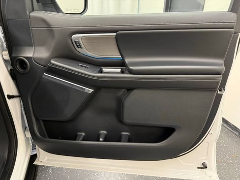Used 2025 Ford Expedition Max Platinum AWD/4WD image 7