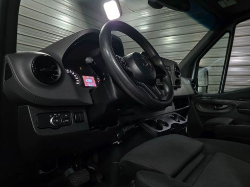 Used 2019 Mercedes-Benz Sprinter 170 image 13