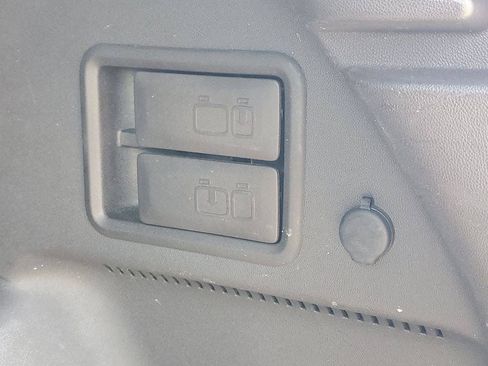 Used 2020 Chevrolet Equinox LT FWD image 30