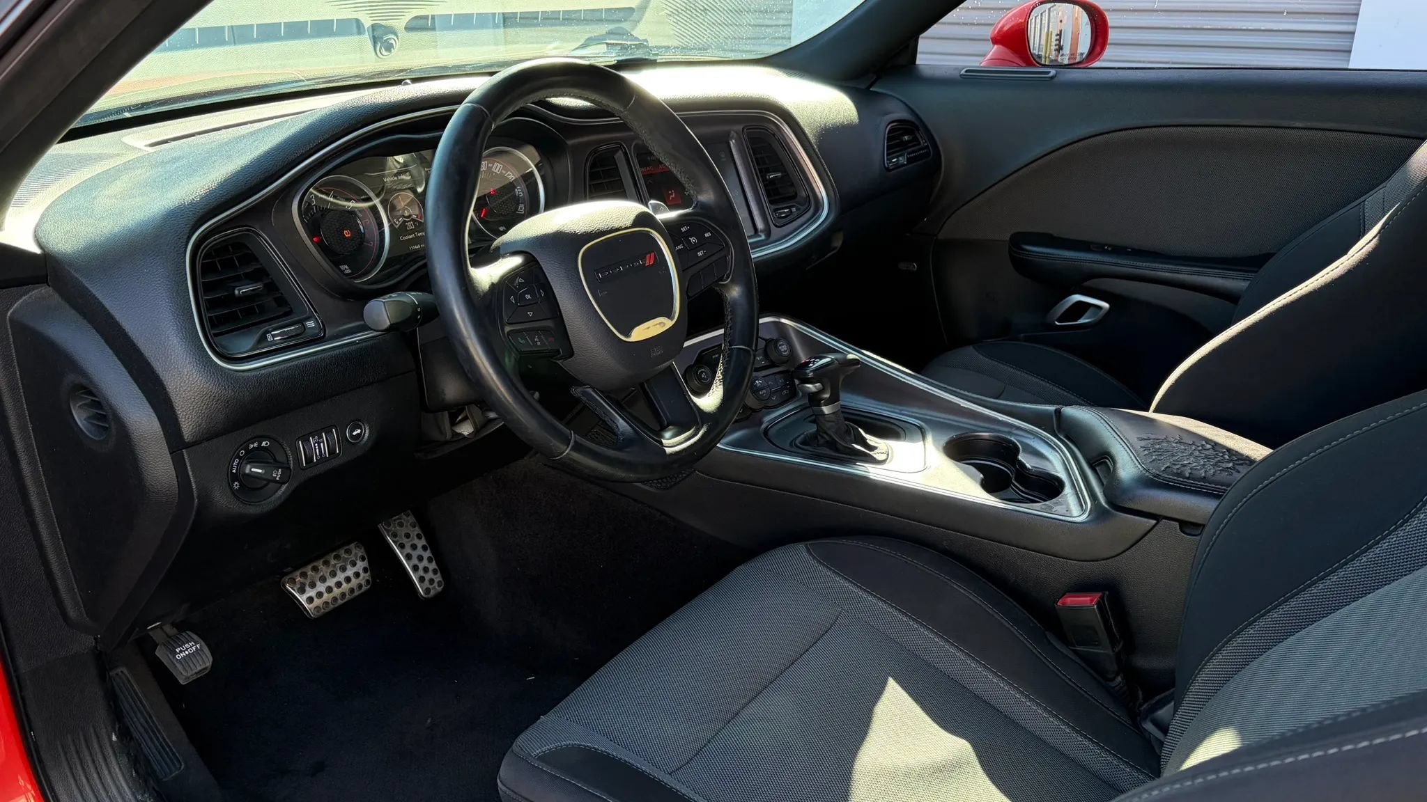 Used 2016 Dodge Challenger R/T w/ Driver Convenience Group RWD image 9