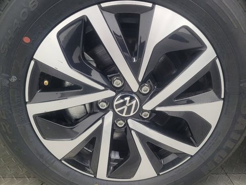 Used 2025 Volkswagen Jetta S image 31