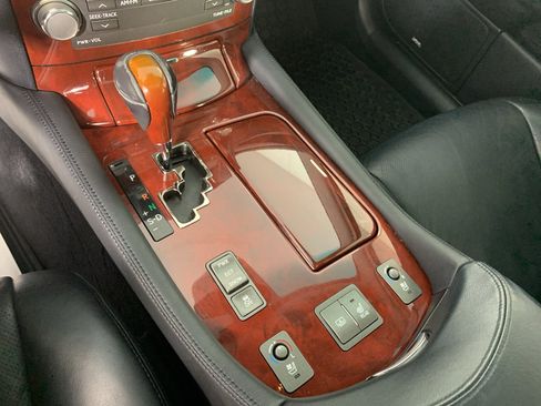 Used 2012 Lexus LS 460 w/ Comfort Pkg image 25