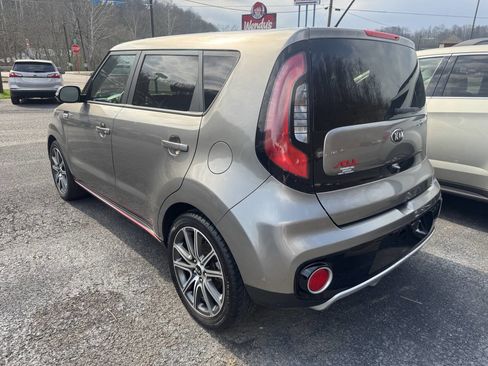 Used 2018 Kia Soul ! image 4