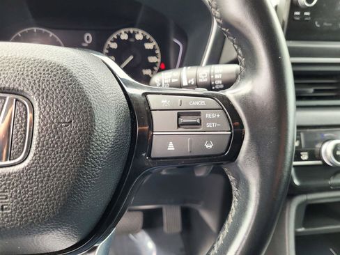 Used 2024 Honda Pilot EX-L image 32