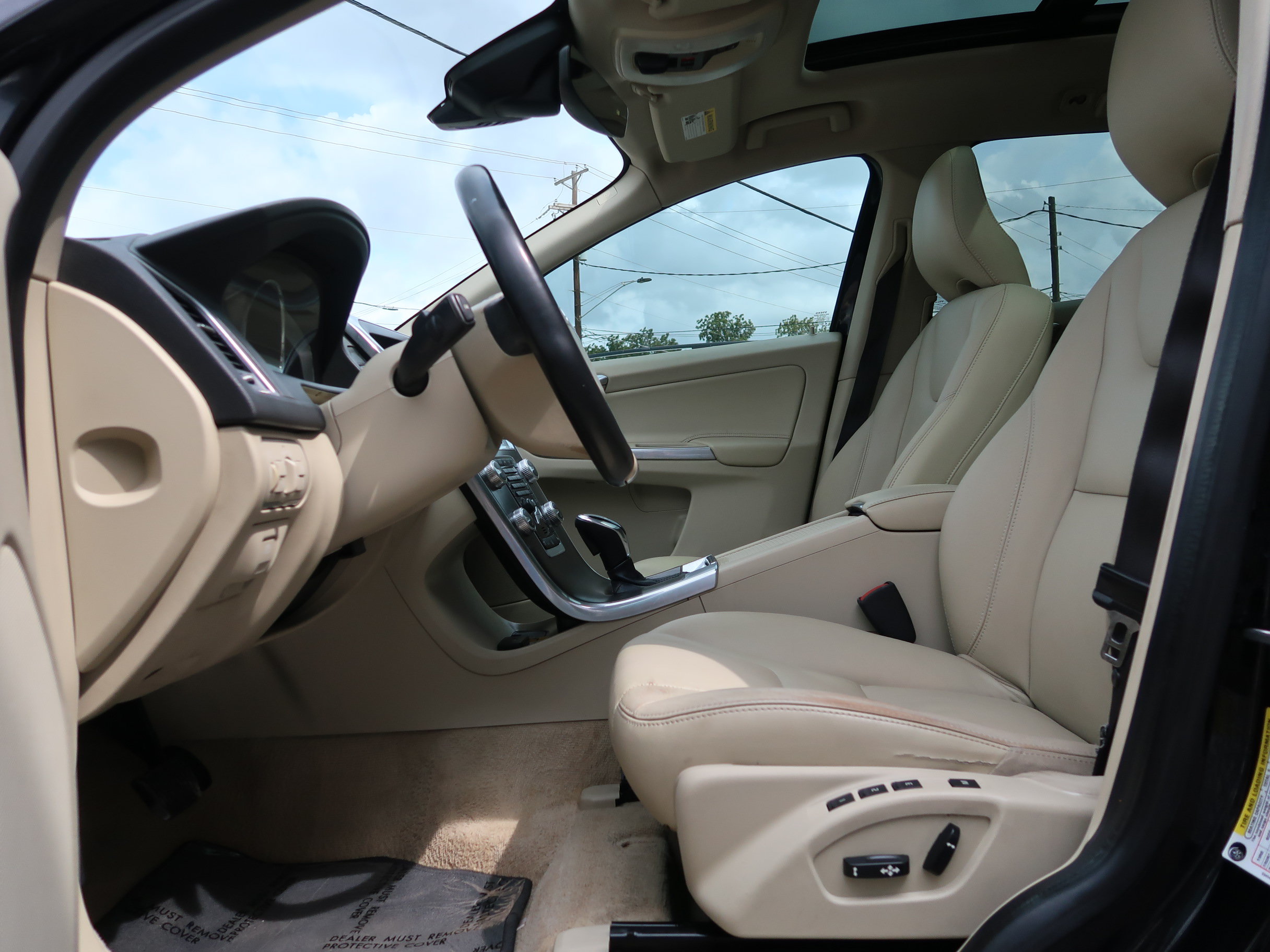 Used 2015 Volvo XC60 T5 Premier w/ Proximity Package FWD image 29
