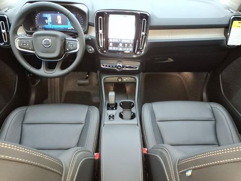 New 2026 Volvo XC40 B5 Core w/ Climate Package AWD/4WD image 12
