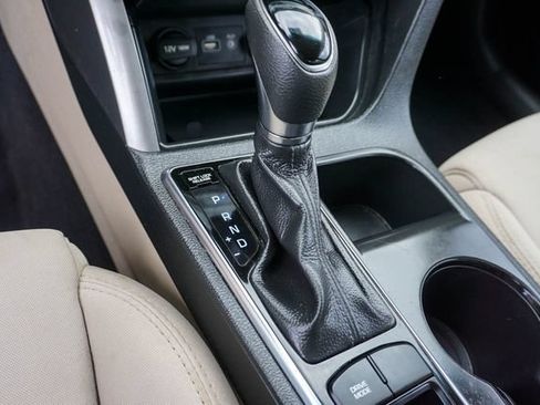Used 2015 Hyundai Sonata SE w/ Winter Package FWD image 12