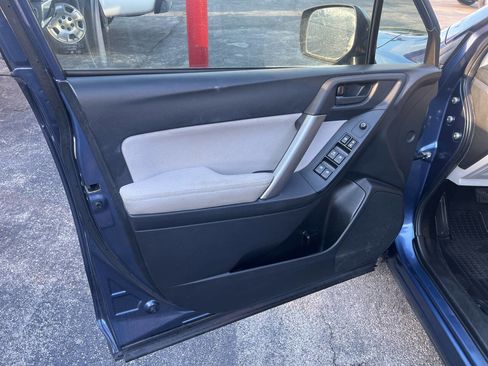 Used 2014 Subaru Forester 2.5i image 8