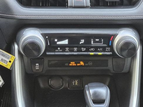 Used 2023 Toyota RAV4 LE FWD image 20
