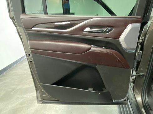 Used 2021 Cadillac Escalade ESV Sport Platinum w/ LPO, ONYX Package image 44