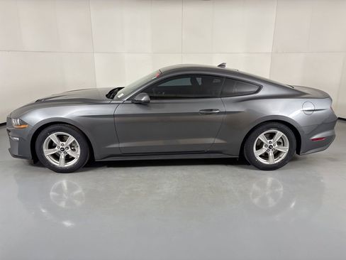 Used 2022 Ford Mustang Coupe image 5