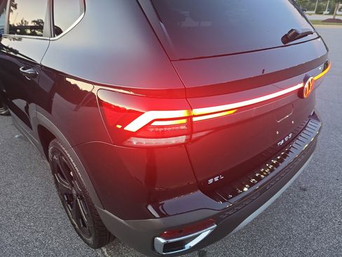 New 2025 Volkswagen Taos SEL image 32