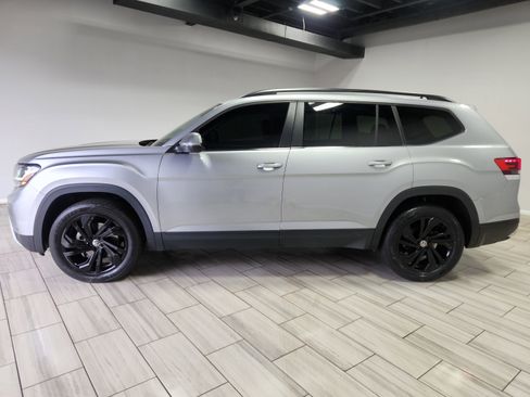 Used 2022 Volkswagen Atlas SE image 2