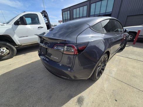 Used 2022 Tesla Model 3 Performance image 2