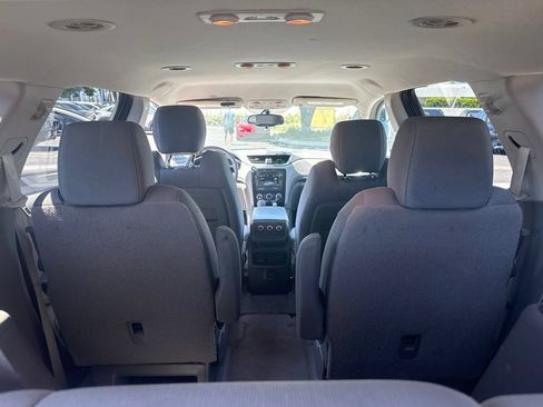 Used 2017 Chevrolet Traverse LT FWD image 23