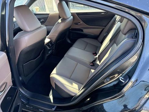 Used 2023 Lexus ES 350 w/ Accessory Package (Z1) image 17