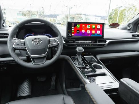 New 2026 Toyota Sienna XLE Woodland Edition AWD/4WD image 14
