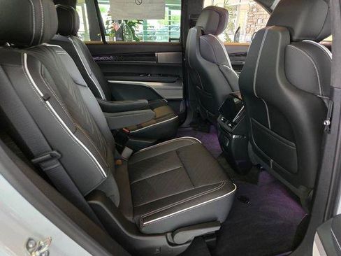 New 2026 Cadillac Vistiq Platinum image 14