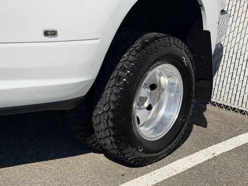 Used 2023 RAM 3500 Big Horn w/ Level 1 Equipment Group AWD/4WD image 10