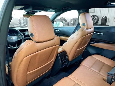 Used 2022 Cadillac XT4 Premium Luxury w/ Enhanced Visibility Package AWD/4WD image 9