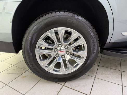 Used 2025 GMC Yukon Denali AWD/4WD image 16