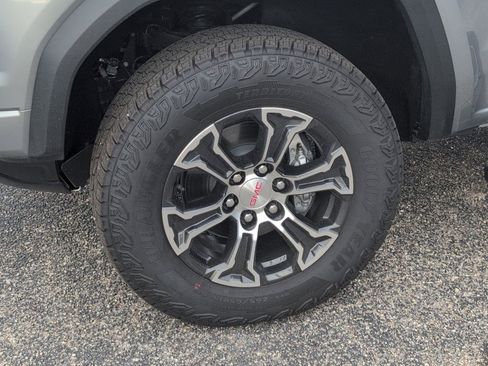 New 2025 GMC Canyon AT4 w/ Off-Road Front Bumper Package image 11