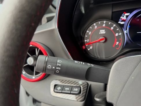 Used 2019 Chevrolet Camaro ZL1 RWD image 19