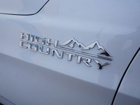 New 2026 Chevrolet Suburban High Country w/ Sun And Tow Package AWD/4WD image 34