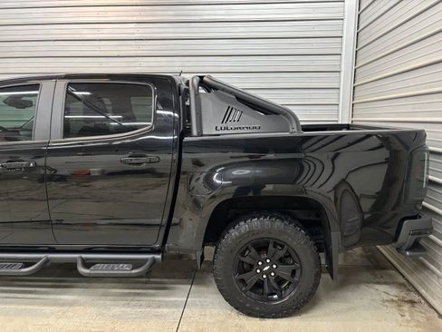 Used 2021 Chevrolet Colorado Z71 w/ Z71 Midnight Edition image 5