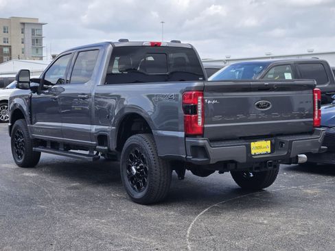 Used 2025 Ford F250 Lariat w/ Lariat Ultimate Package image 3