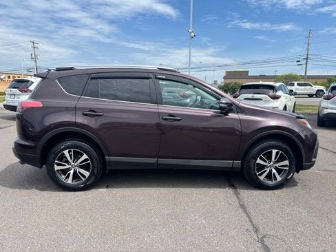 Used 2018 Toyota RAV4 XLE w/ Plus Extra Value Package AWD/4WD image 4