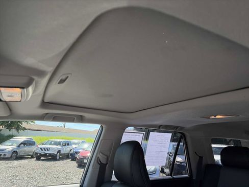 Used 2020 Toyota 4Runner SR5 Premium w/ Moonroof Package AWD/4WD image 16
