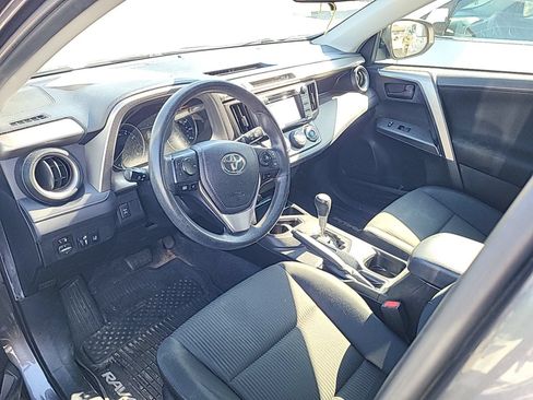 Used 2017 Toyota RAV4 LE AWD/4WD image 6