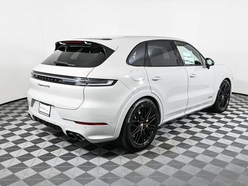 New 2026 Porsche Cayenne GTS image 37