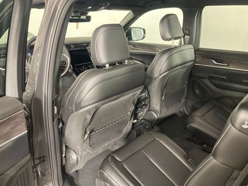 New 2025 Jeep Grand Cherokee L Limited w/ Trailer Tow Package AWD/4WD image 13