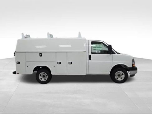 New 2026 Chevrolet Express 3500 w/ Power Convenience Package RWD image 6