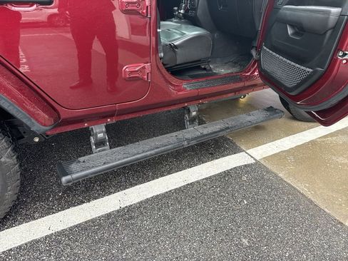 Used 2021 Jeep Wrangler Unlimited Sahara image 16