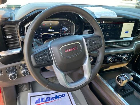 Used 2023 GMC Sierra 1500 SLT AWD/4WD image 11