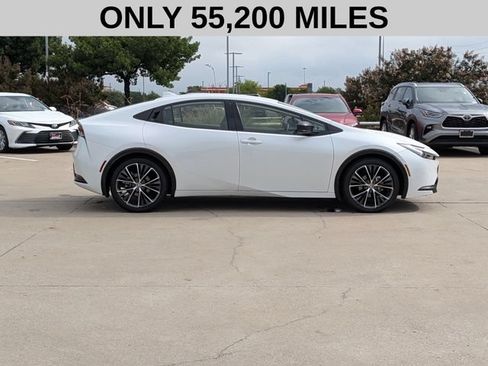 Used 2024 Toyota Prius XLE FWD image 4