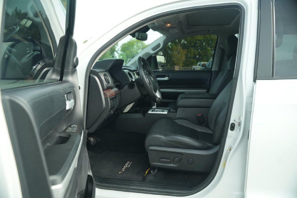 Used 2021 Toyota Tundra Limited w/ Limited Premium Package AWD/4WD image 15